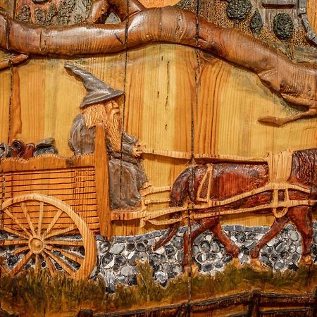 The Hobbit House, Fantasy Comes Home! 拉塞尔维尔 外观 照片