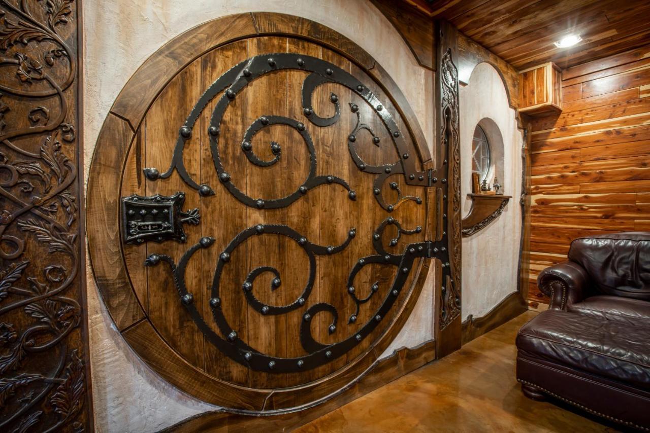 The Hobbit House, Fantasy Comes Home! 拉塞尔维尔 外观 照片