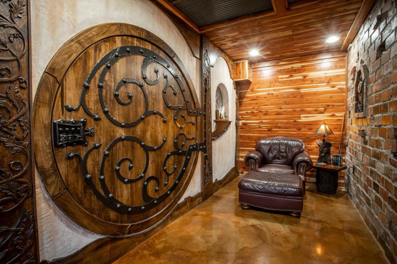 The Hobbit House, Fantasy Comes Home! 拉塞尔维尔 外观 照片
