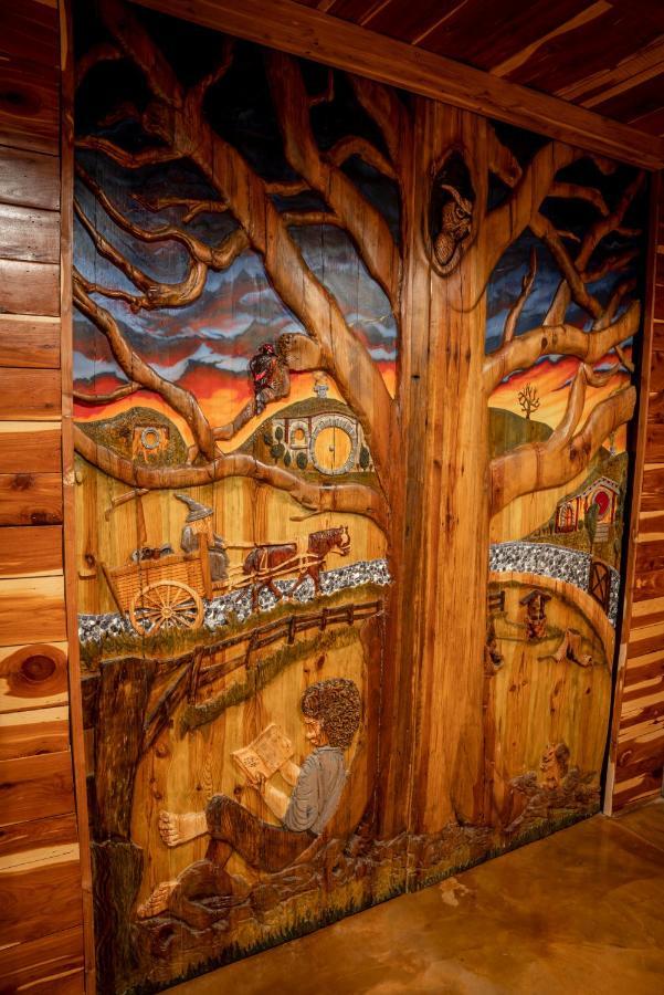 The Hobbit House, Fantasy Comes Home! 拉塞尔维尔 外观 照片