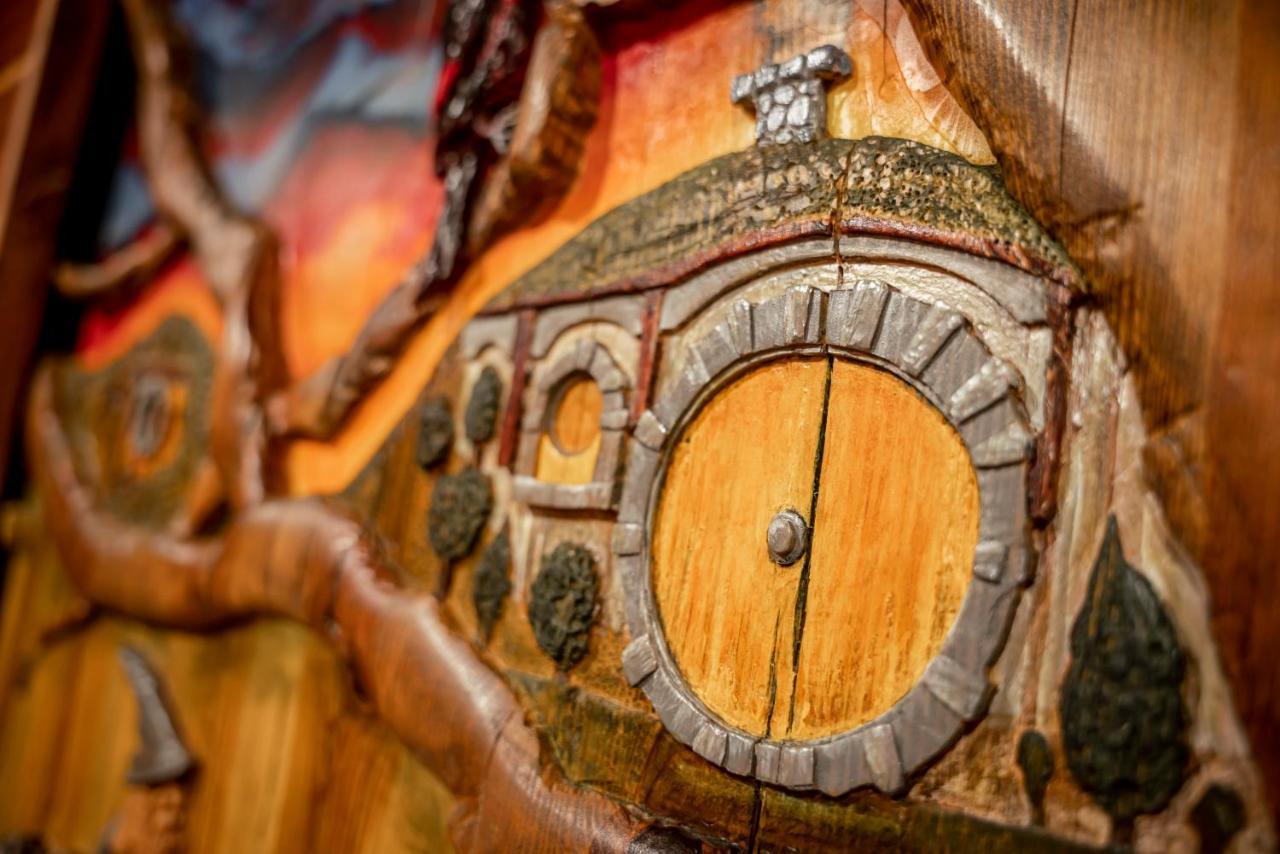 The Hobbit House, Fantasy Comes Home! 拉塞尔维尔 外观 照片
