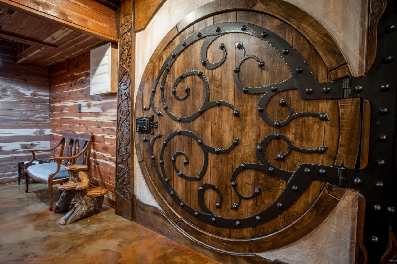 The Hobbit House, Fantasy Comes Home! 拉塞尔维尔 外观 照片