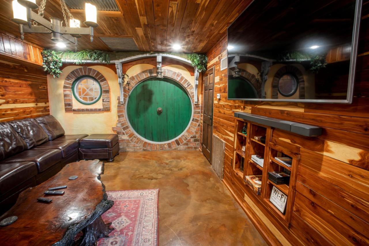 The Hobbit House, Fantasy Comes Home! 拉塞尔维尔 外观 照片